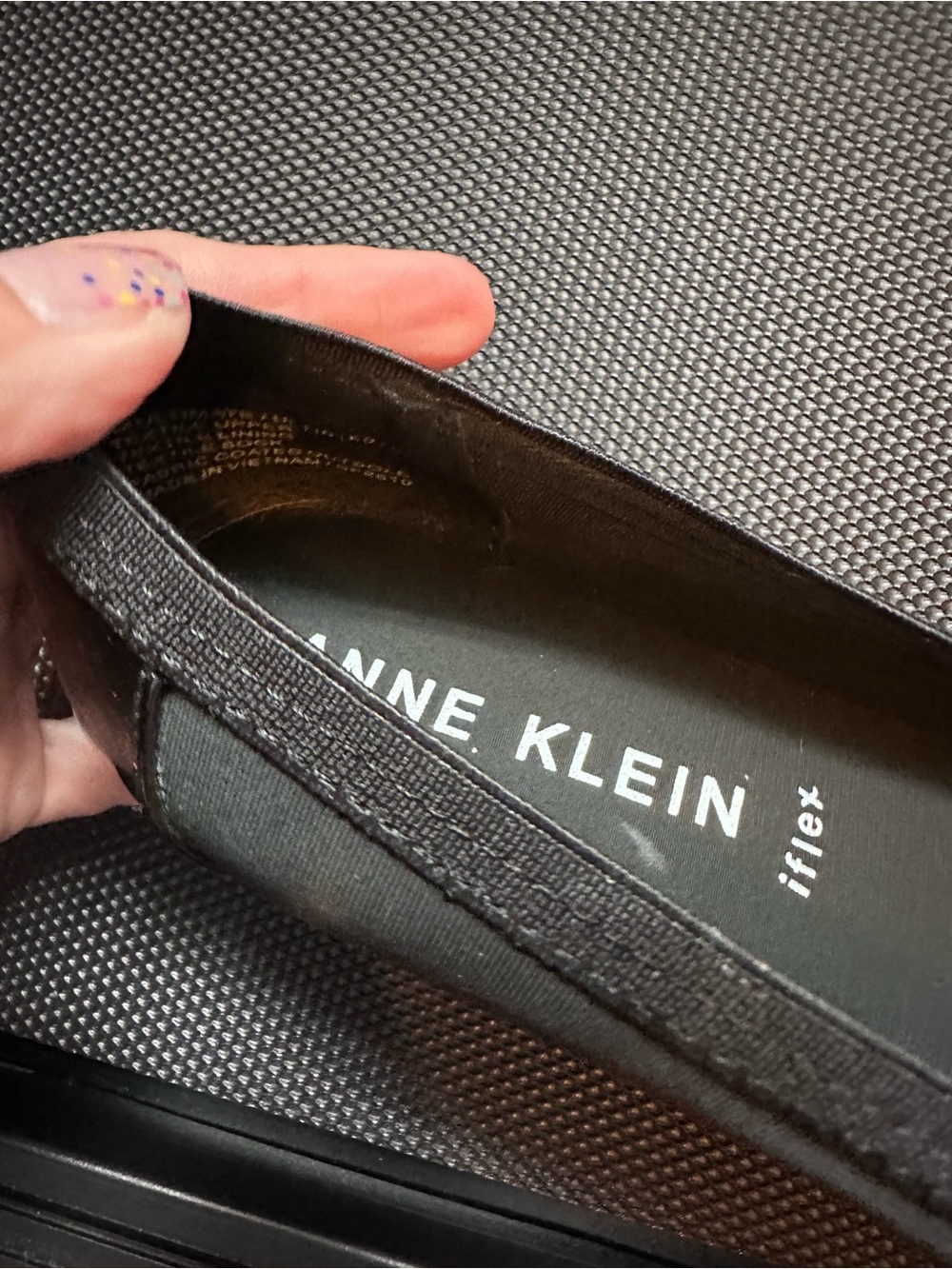 Anne Klein Women's Black Elastic Ballet Flats - Picture 3 of 4